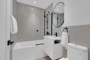 Le Victoria MidTown Montreal