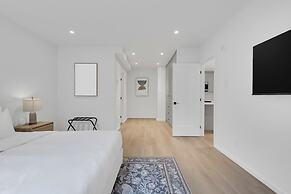 Le Victoria MidTown Montreal