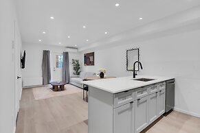 Le Victoria MidTown Montreal