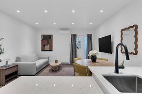 Le Victoria MidTown Montreal