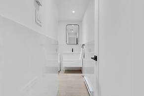 Le Victoria MidTown Montreal