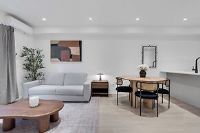 Le Victoria MidTown Montreal