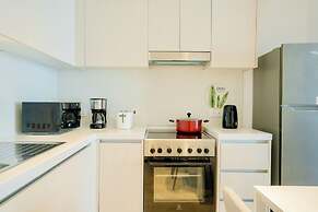 Maison Privee - Modern Yas Island Escape w/ Peaceful Canal Views