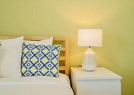 Maison Privee - Modern Yas Island Escape w/ Peaceful Canal Views