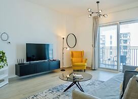 Maison Privee - Modern Yas Island Escape w/ Peaceful Canal Views