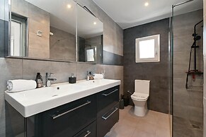 Ker Blanc in J vea With 5 Bedrooms and 4 Bathrooms