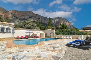 Ker Blanc in J vea With 5 Bedrooms and 4 Bathrooms