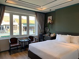 The Star Hotel - Dist 7 HCMC