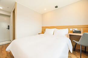 Hotel Moon