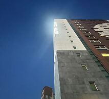 Hotel Moon