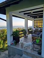 Holiday House in Smederevo With City, Garden, and River Views
