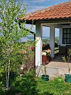 Holiday House in Smederevo With City, Garden, and River Views
