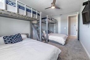 Home Near Disney Area-sleeps 14 Guest