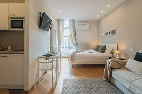 MT Studio by Rent All Como
