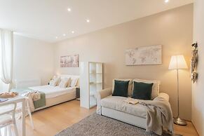 MT Studio by Rent All Como