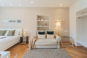 MT Studio by Rent All Como