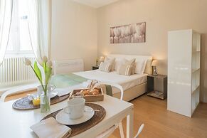 MT Studio by Rent All Como