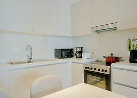 Modern Yas Island Escape w Peaceful Canal Views