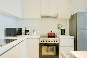 Modern Yas Island Escape w Peaceful Canal Views