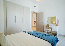 Modern Yas Island Escape w Peaceful Canal Views