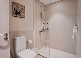 Modern Yas Island Escape w Peaceful Canal Views