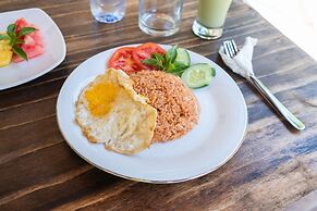 Mupu Jana G.House Keramas