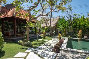 Mupu Jana G.House Keramas