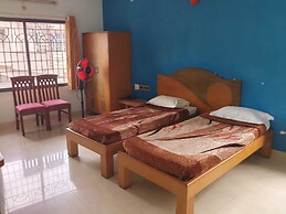 Sri Vinayaka Lodge