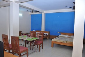 Sri Vinayaka Lodge
