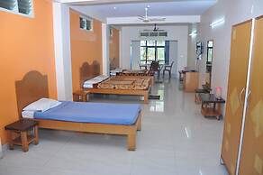 Sri Vinayaka Lodge