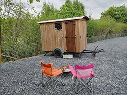 Llandovery - Cabin - Sleeps 2 - Parking - Garden