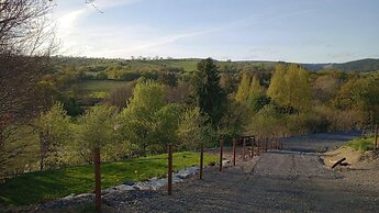 Llandovery - Cabin - Sleeps 2 - Parking - Garden