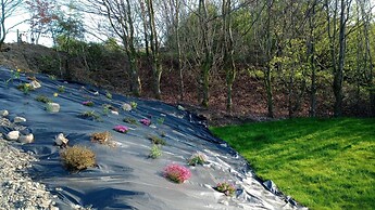 Llandovery - Cabin - Sleeps 2 - Parking - Garden