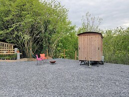 Llandovery - Cabin - Sleeps 2 - Parking - Garden
