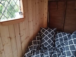 Llandovery - Cabin - Sleeps 2 - Parking - Garden