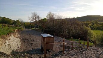 Llandovery - Cabin - Sleeps 2 - Parking - Garden