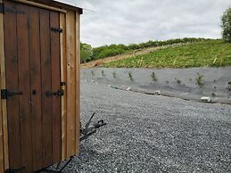 Llandovery - Cabin - Sleeps 2 - Parking - Garden