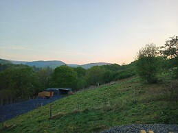 Llandovery - Cabin - Sleeps 2 - Parking - Garden