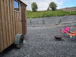 Llandovery - Cabin - Sleeps 2 - Parking - Garden