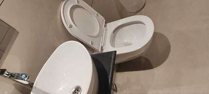 Lokhandwala Residency by Glitz Hotel