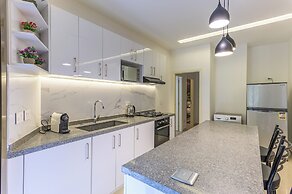 Orano -Chic 2-Bedroom Apt in Bsalim