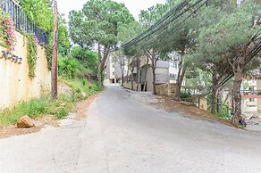 Orano -Chic 2-Bedroom Apt in Bsalim