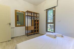 Orano -Chic 2-Bedroom Apt in Bsalim