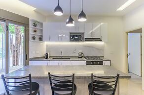 Orano -Chic 2-Bedroom Apt in Bsalim