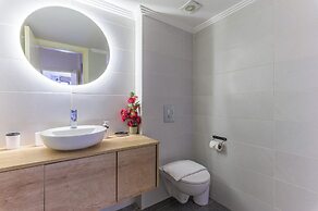 Orano -Chic 2-Bedroom Apt in Bsalim