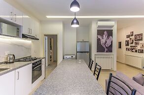 Orano -Chic 2-Bedroom Apt in Bsalim