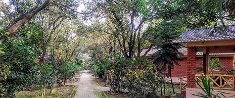 Orchard Retreat Resorts