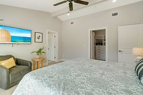 Sarasota Waterfront Pool Home With Dock