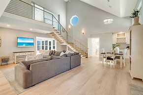 Sarasota Waterfront Pool Home With Dock