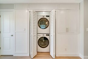 Sarasota Waterfront Pool Home With Dock